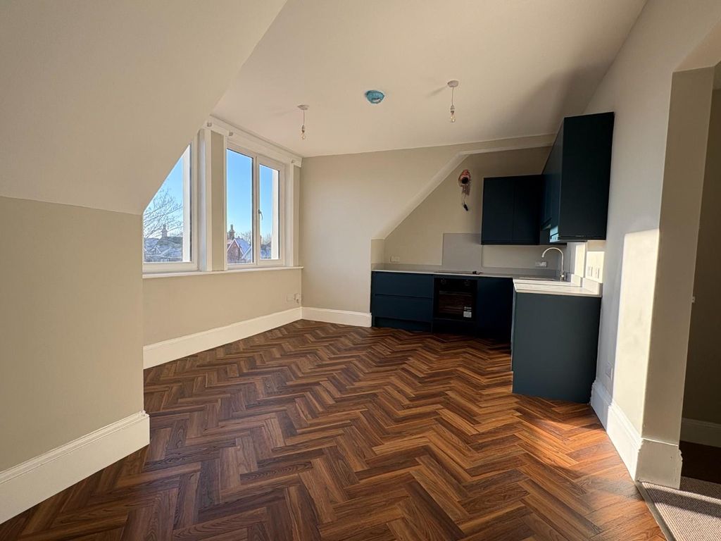 Property photo 3 of 12 Kitchen - New Photo.Jpeg
