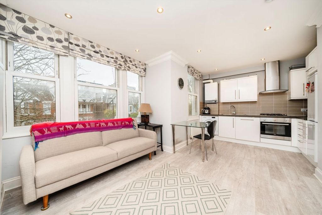 Property photo 3 of 6