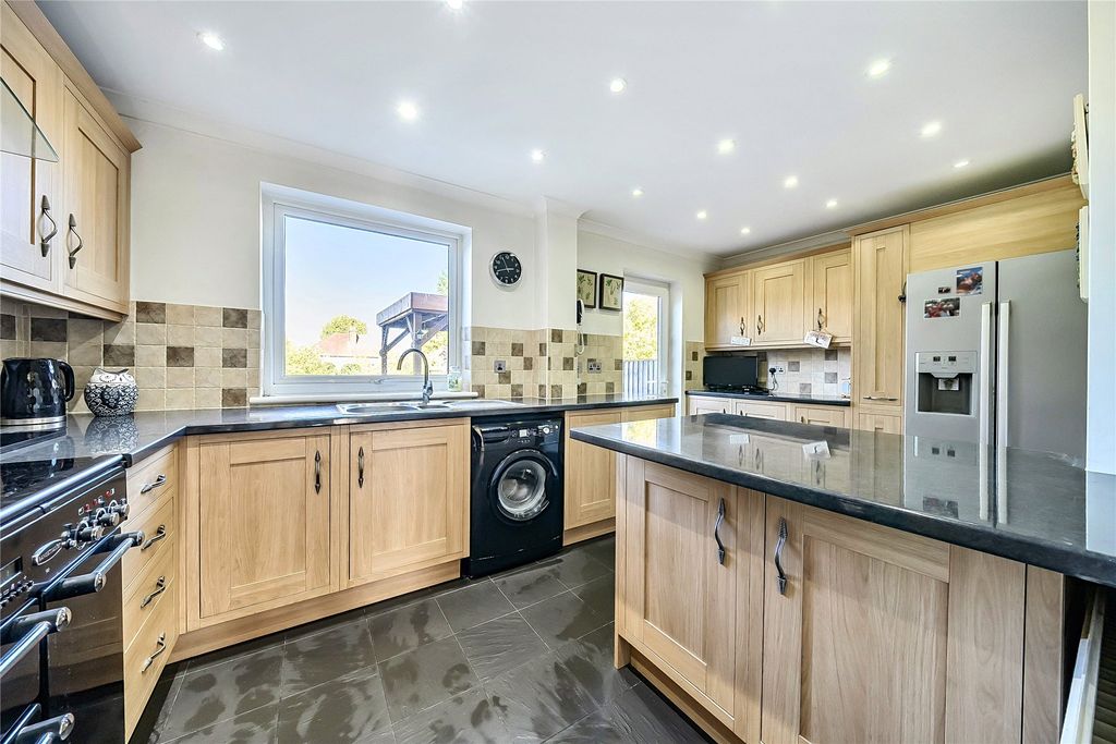 Property photo 2 of 22 Picture No. 09