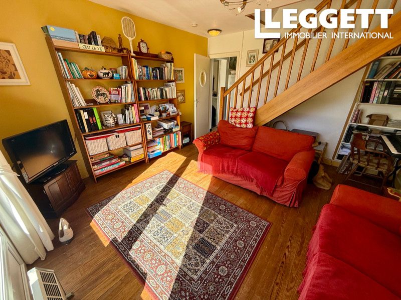 Property photo 2 of 10