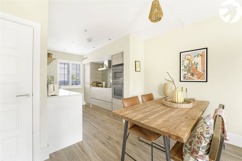 Property photo 1 of 25 Kitchen