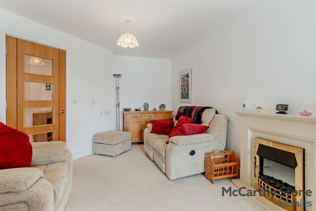Property photo 1 of 46 8661137-Interior32-800.Jpg