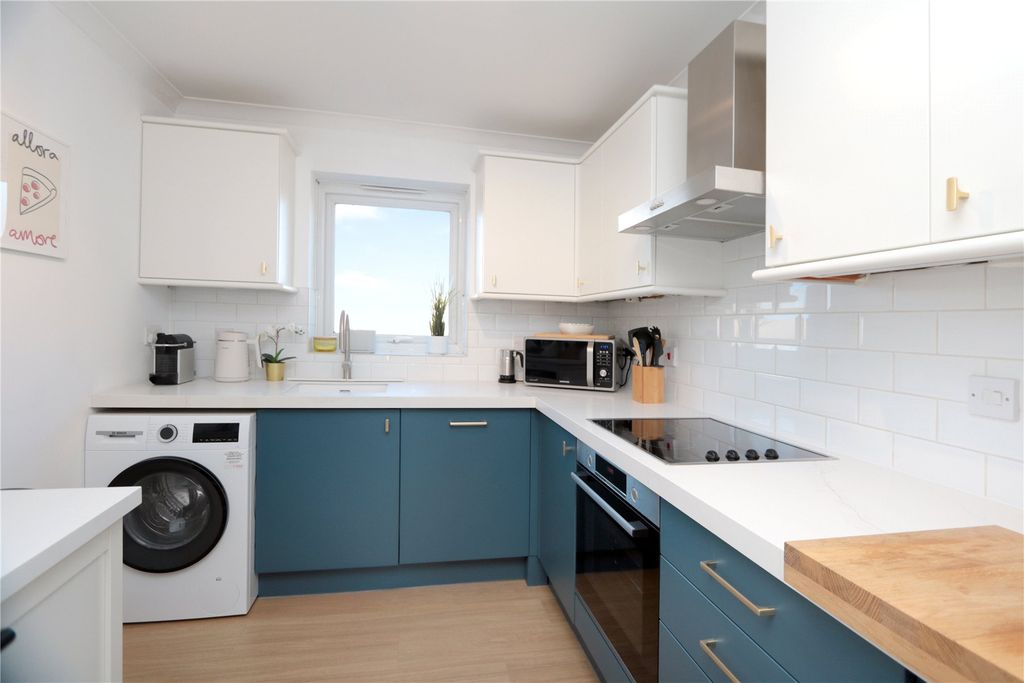 Property photo 3 of 6 Picture No. 04