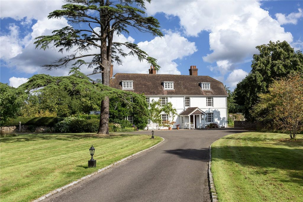Property photo 2 of 38 Outwood House
