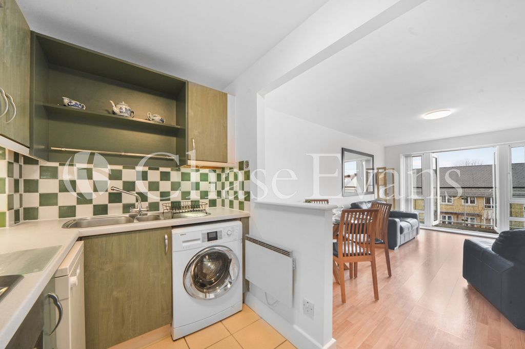Property photo 1 of 18 Kitchen