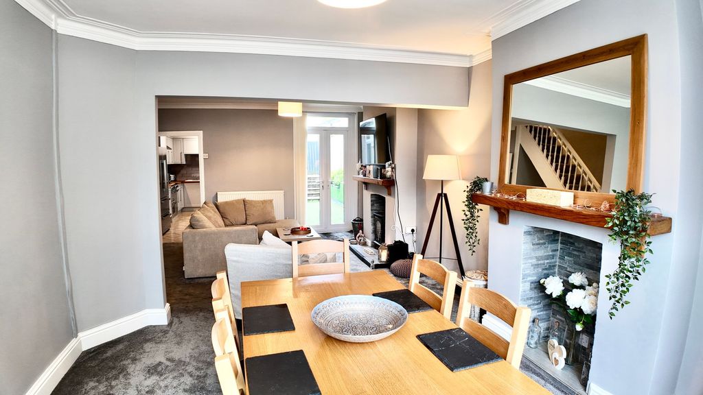 Property photo 2 of 26