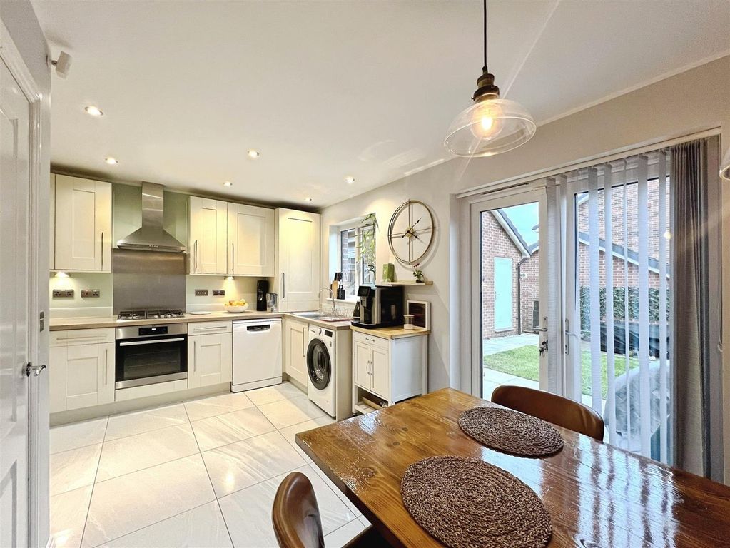 Property photo 3 of 18 41d38105-Img_1323.Jpg