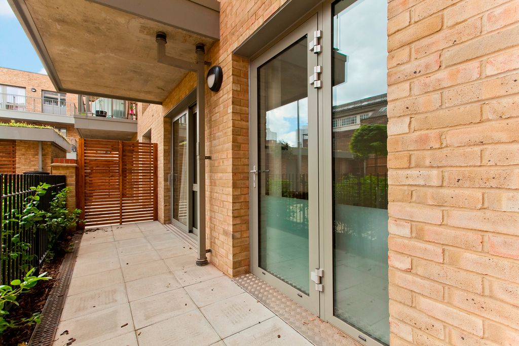 Property photo 3 of 8