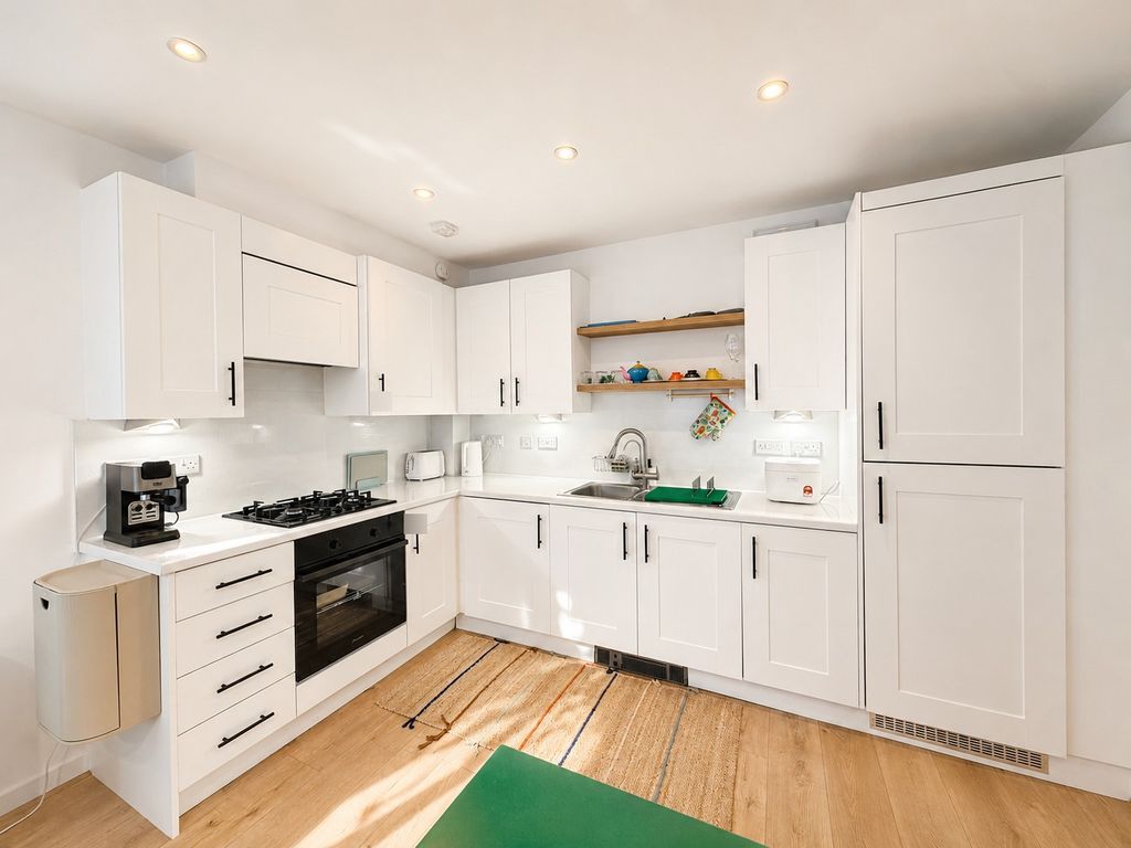 Property photo 2 of 16 Photo 1