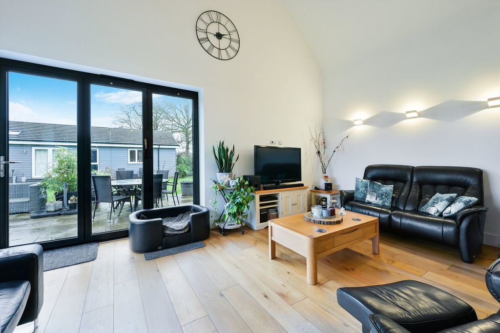 Additional image 5 of 5 bed detached house for saleMaplewood Drive, Lingfield RH7