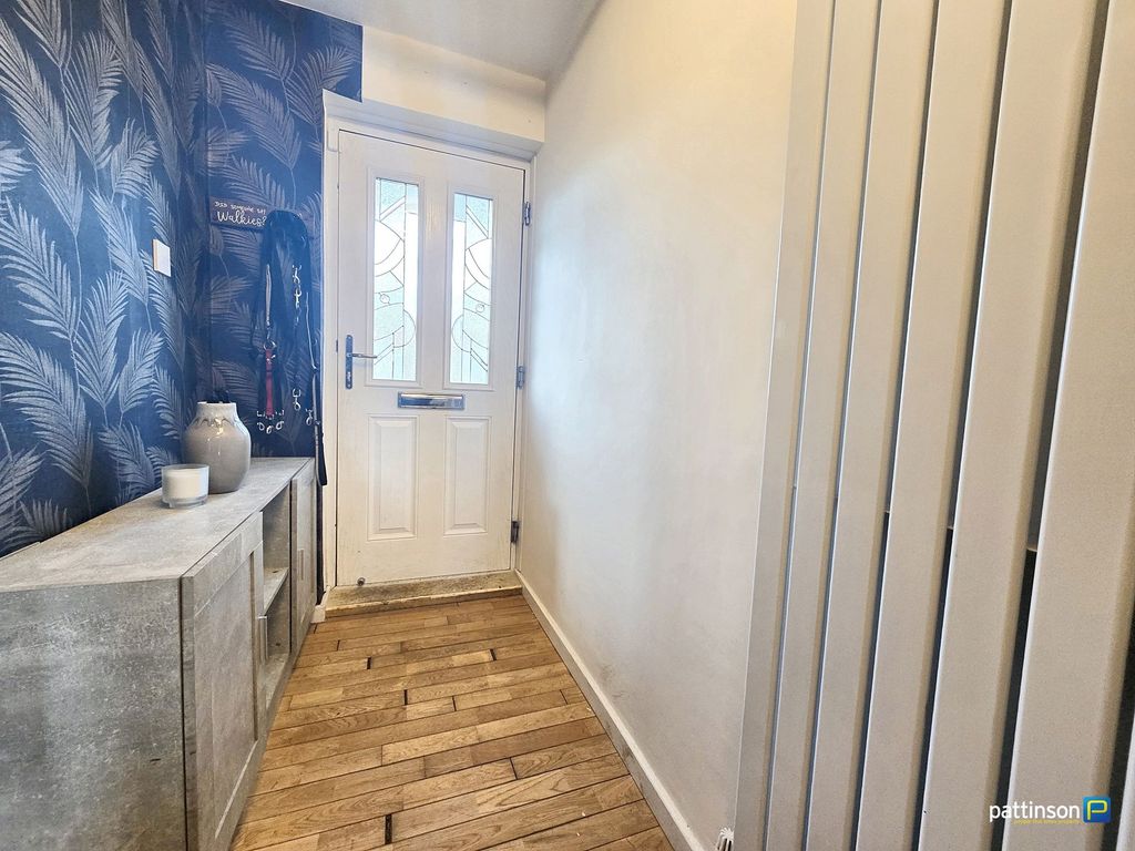 Property photo 2 of 25