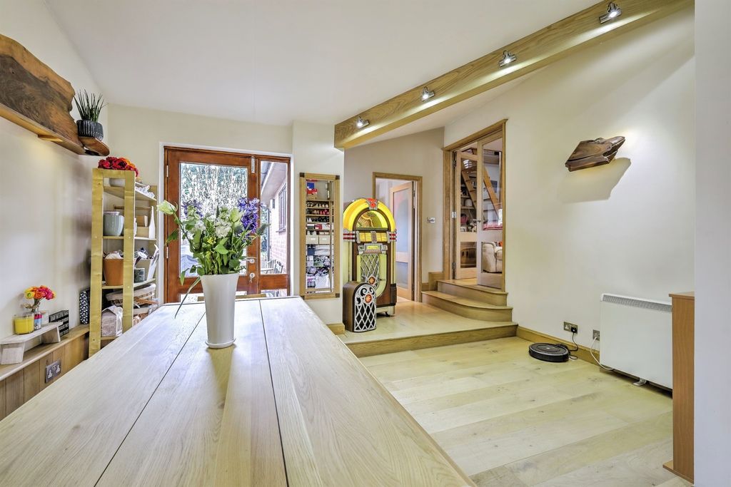 Property photo 3 of 20