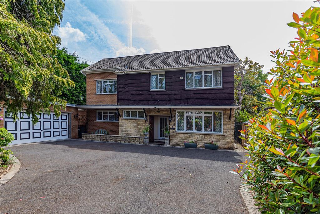 Property photo 1 of 52 Hollybush Road 38-17.Jpg