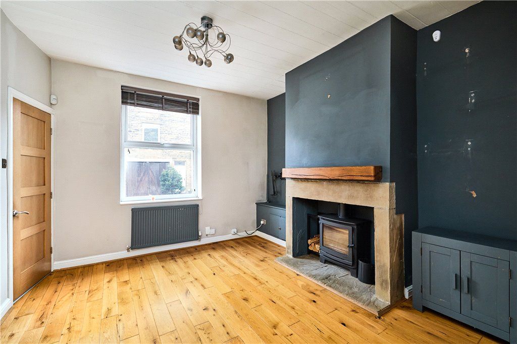 Property photo 3 of 17 Living Room