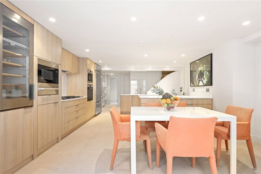 Property photo 2 of 15 Picture No. 11