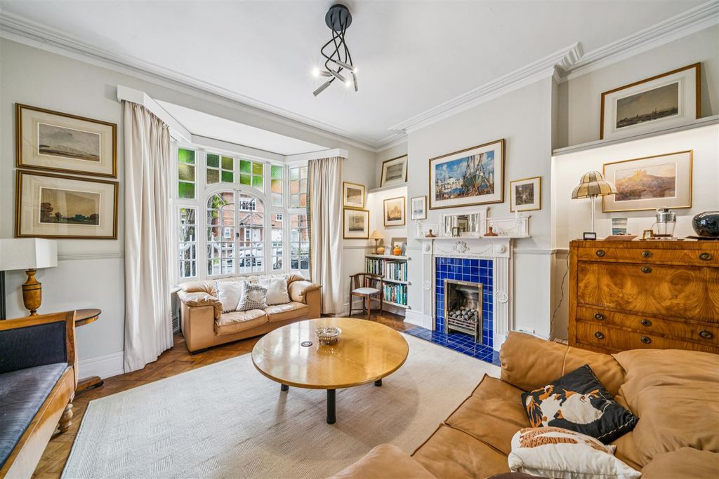 Property photo 3 of 20 For Sale - Queen Annes Grove, W4