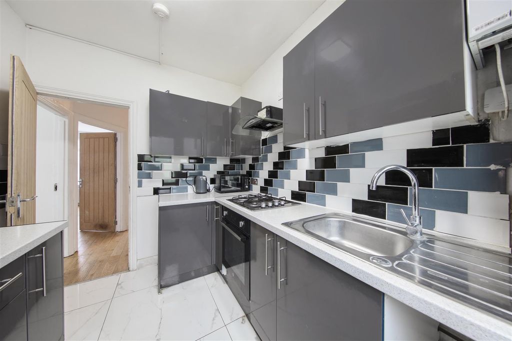 Property photo 1 of 15 130 London Road - Wu6K8J8Kgo4U27K9Kn91.Jpg