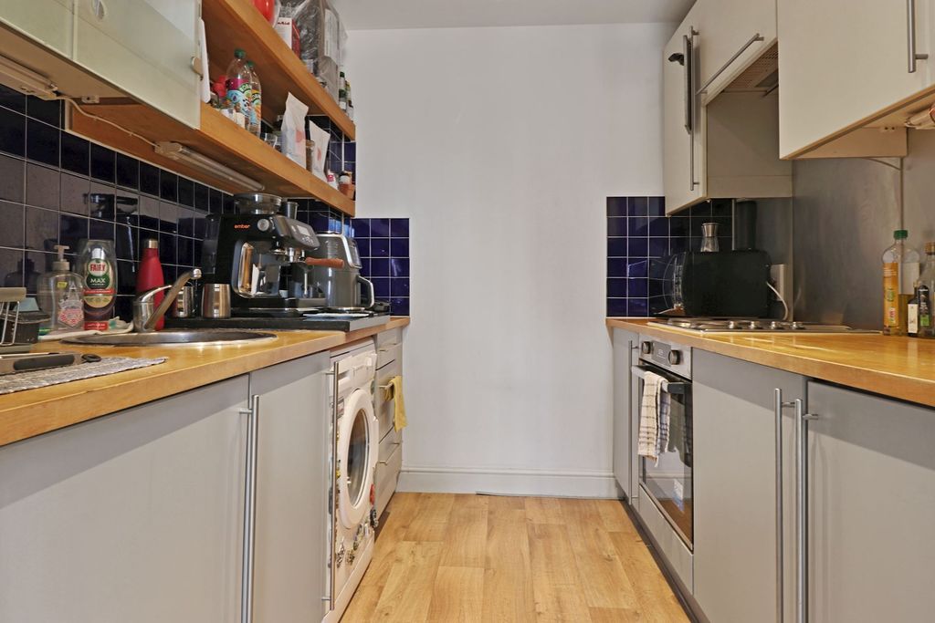 Property photo 3 of 11 05-c0Cf79908 Am Gwl 502 Dryden Building, 37 Commer