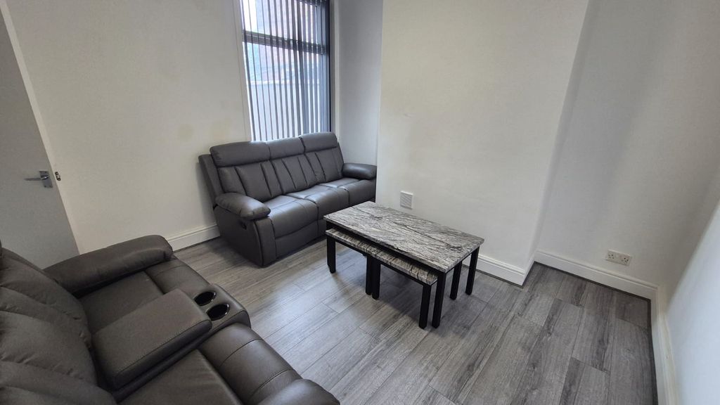 Property photo 2 of 13 Gallery