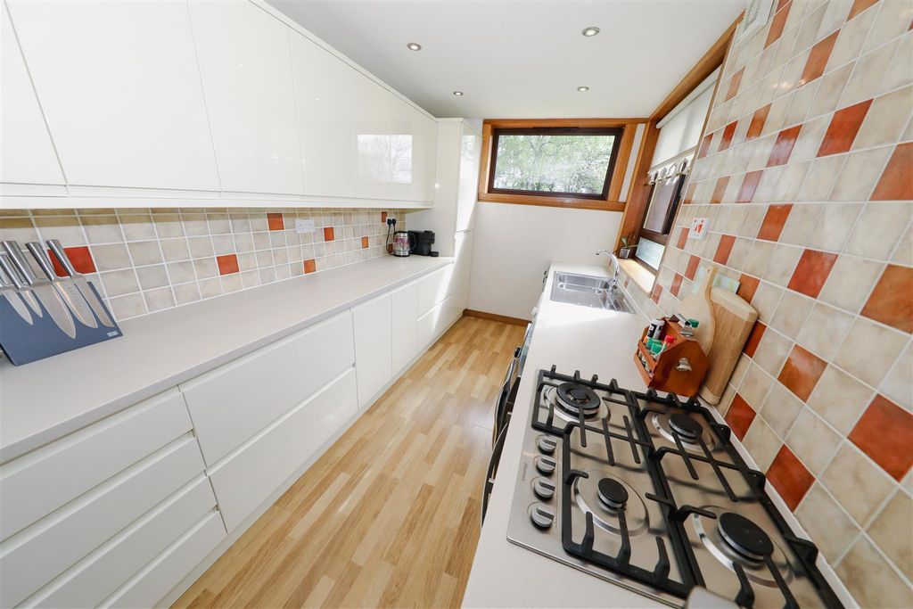 Property photo 2 of 24 B