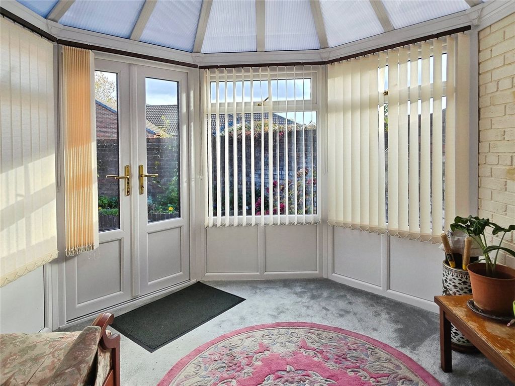 Property photo 3 of 14 Conservatory