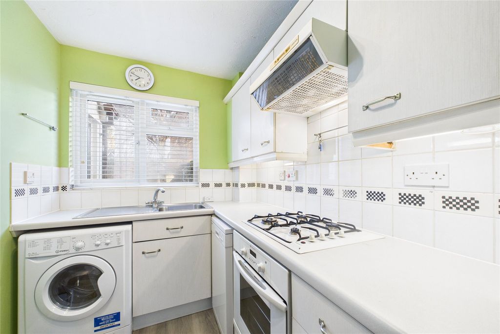 Property photo 3 of 6 Picture No. 11