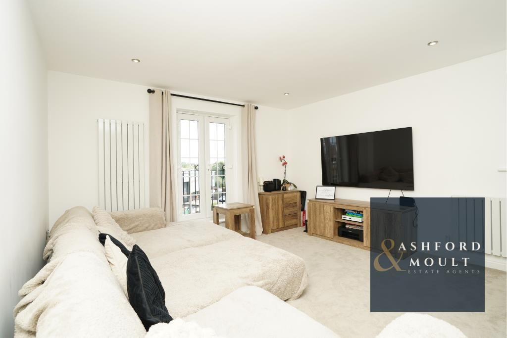 Property photo 3 of 13 Rightmove Editor - 2026-06-10T144245.126.Png