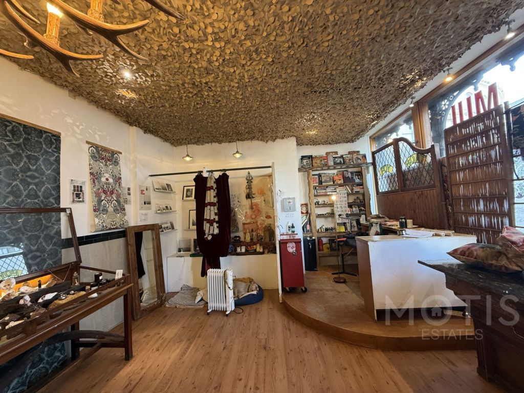 Property photo 2 of 11 Photo 12