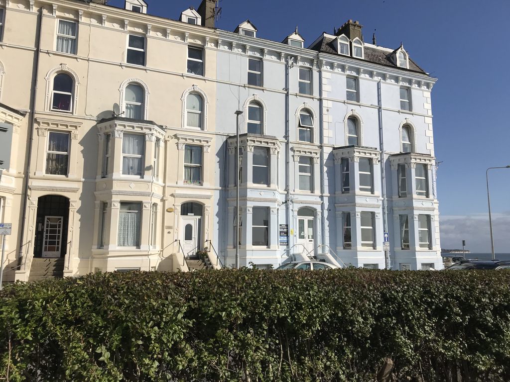 Property photo 1 of 13 Flat 3, Highcliffe, 19 Albion Terrace, Yo15 2Pj