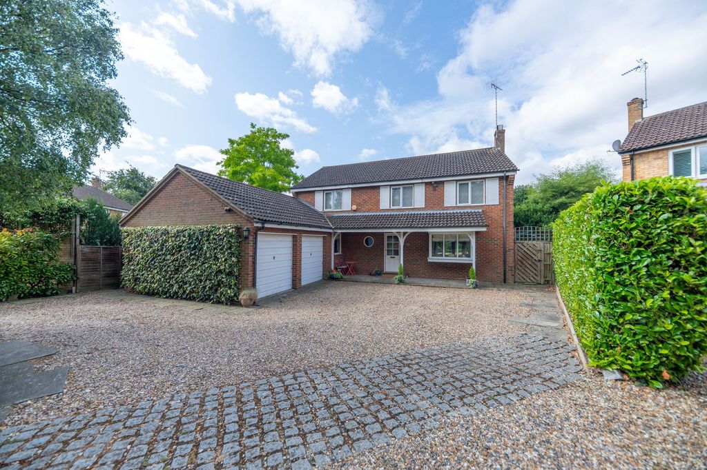 Property photo 1 of 27