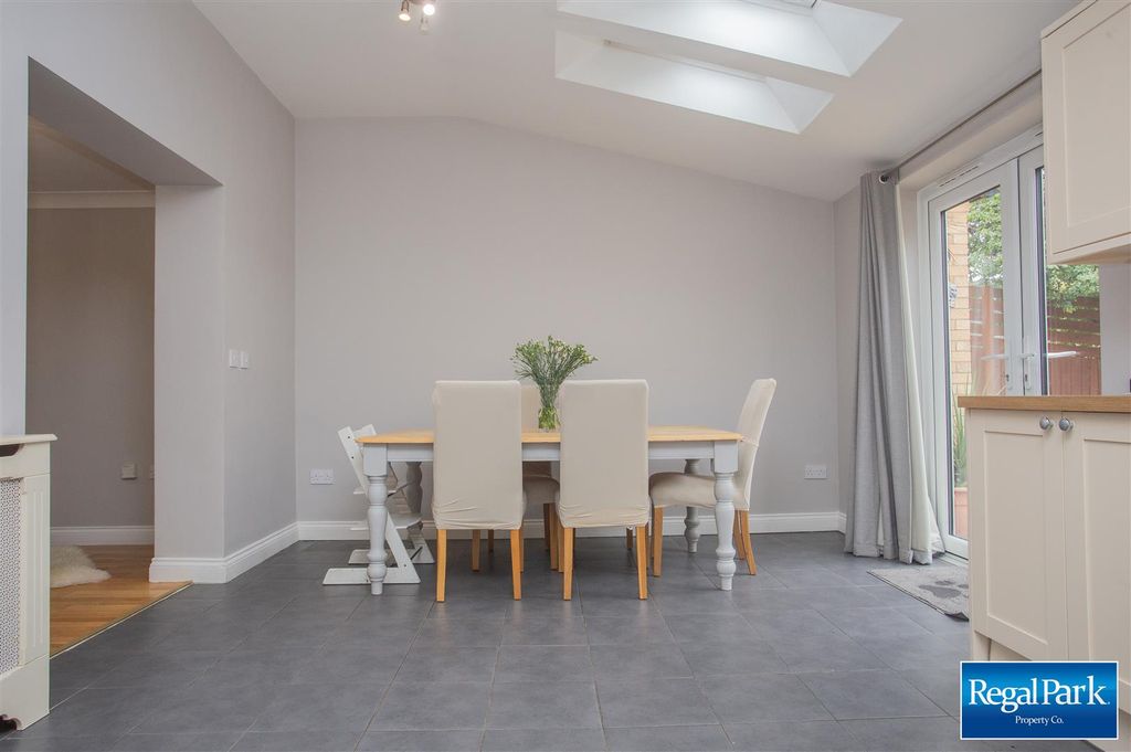 Property photo 3 of 26 Kitchen/Dining Room