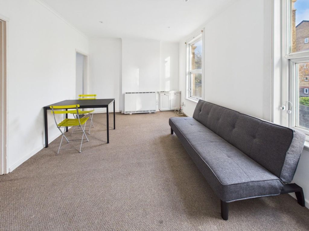 Property photo 2 of 16 Cam01530G0-Pr0348-Still011.Jpg