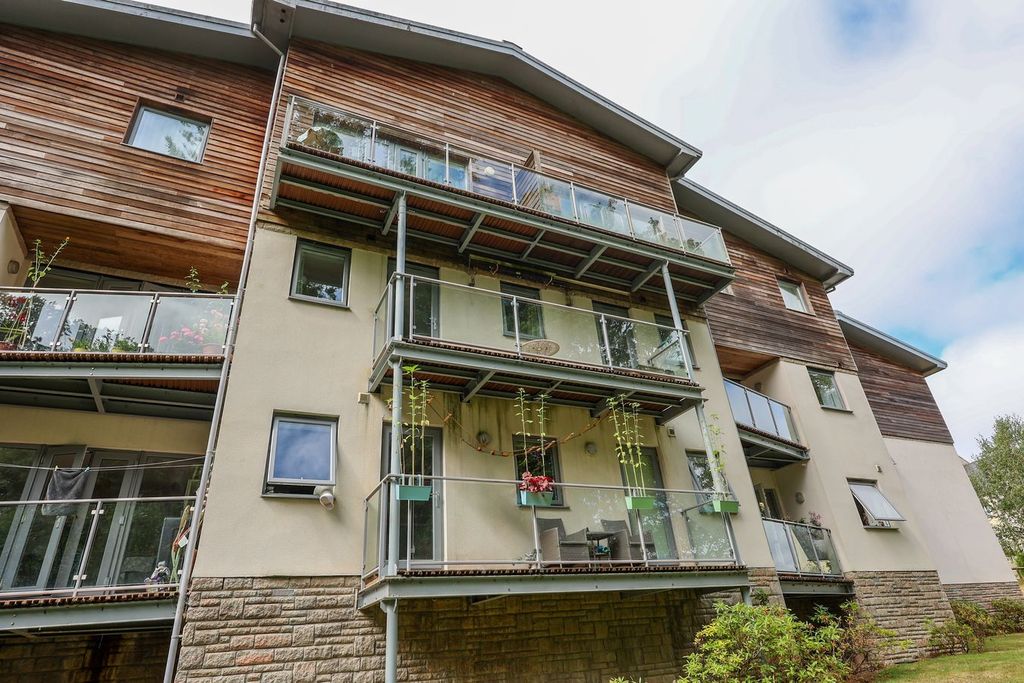 Property photo 1 of 21