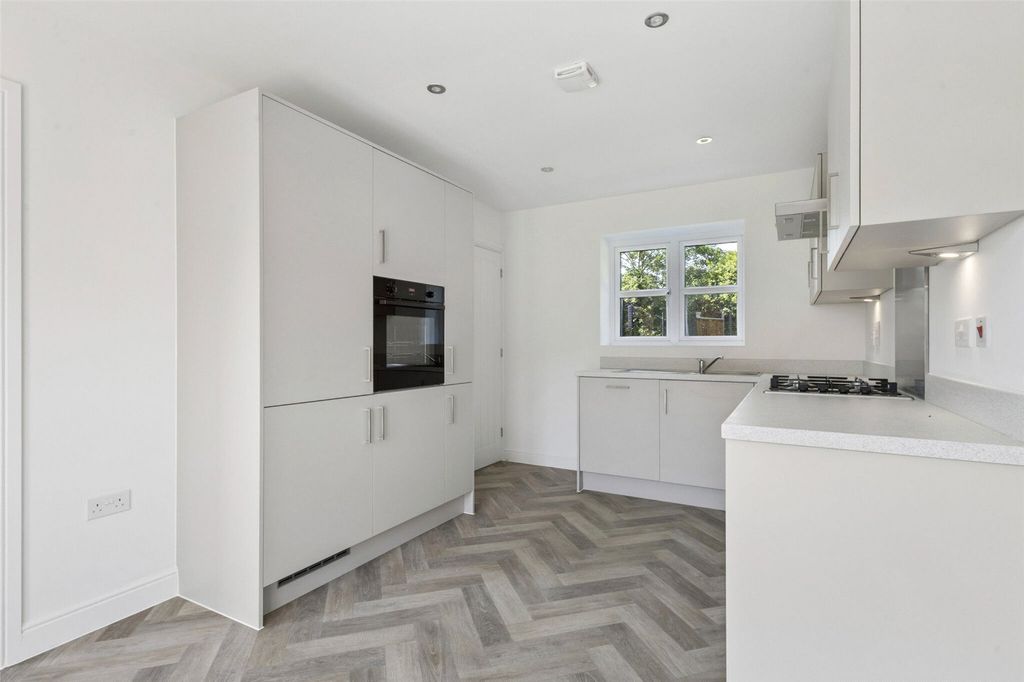 Property photo 3 of 15 Dalton Kitchen