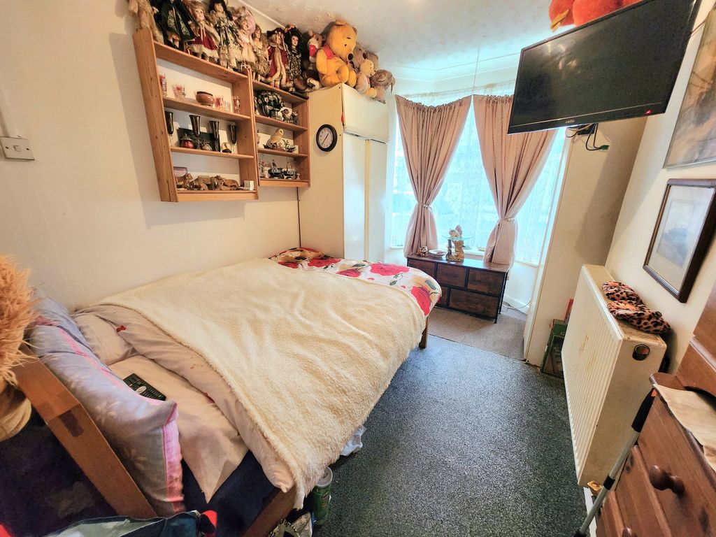Property photo 2 of 22