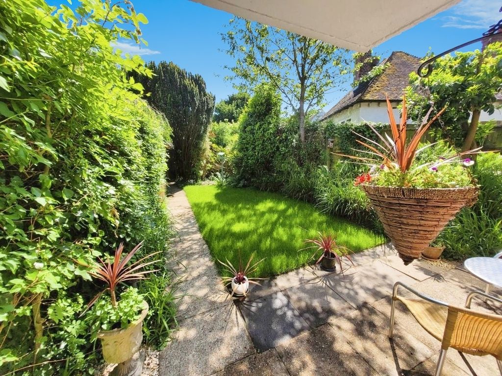 Property photo 3 of 10 Pbox-Garden-321005.Jpg