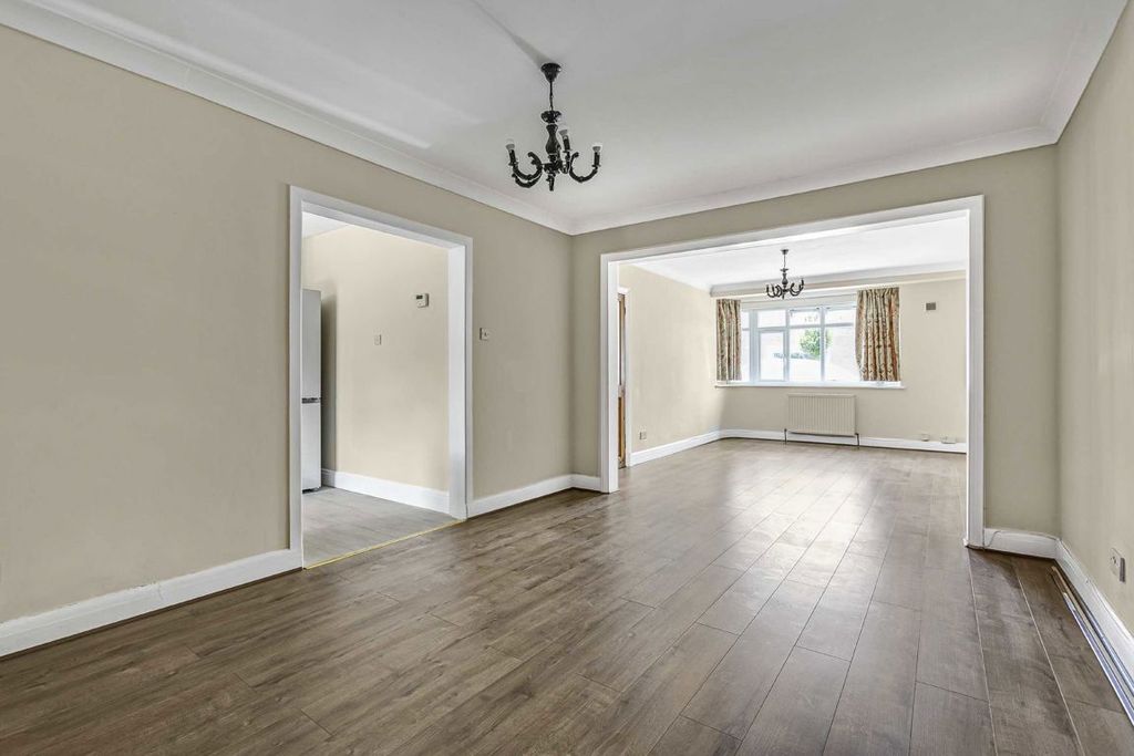 Property photo 2 of 7
