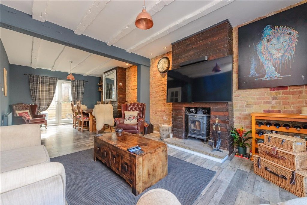 Property photo 2 of 14 Lounge