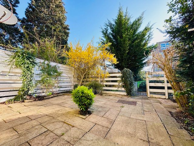 Property photo 3 of 23