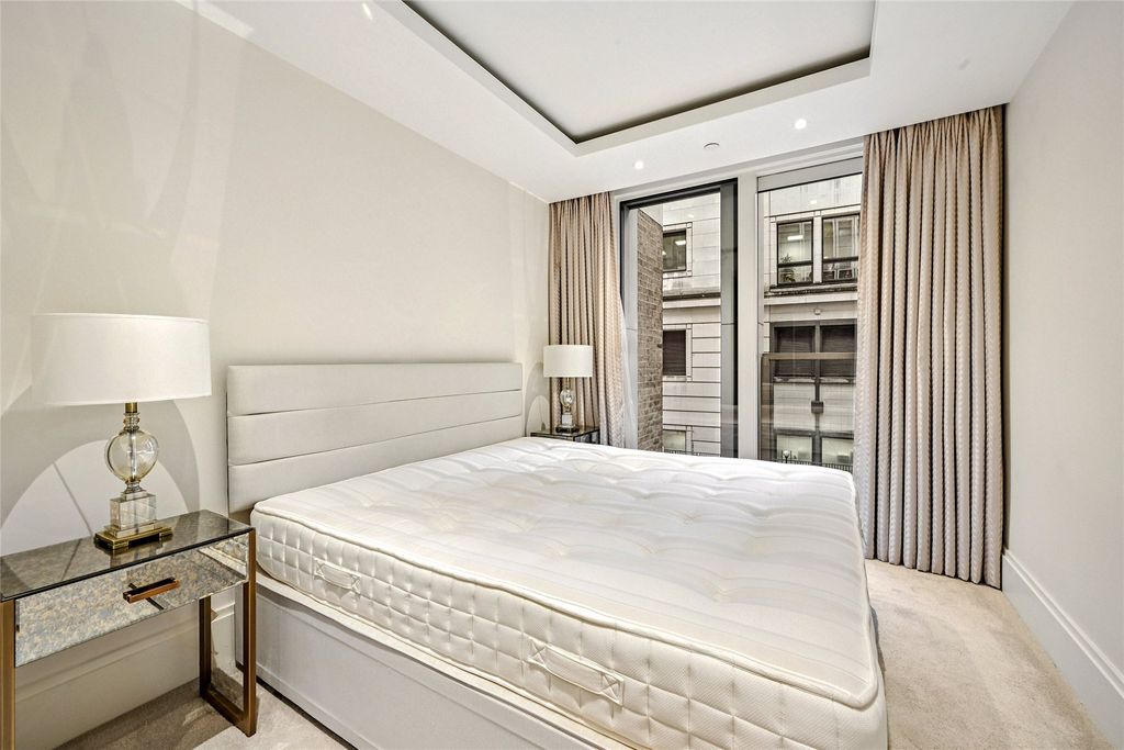 Property photo 3 of 17 Picture No. 05