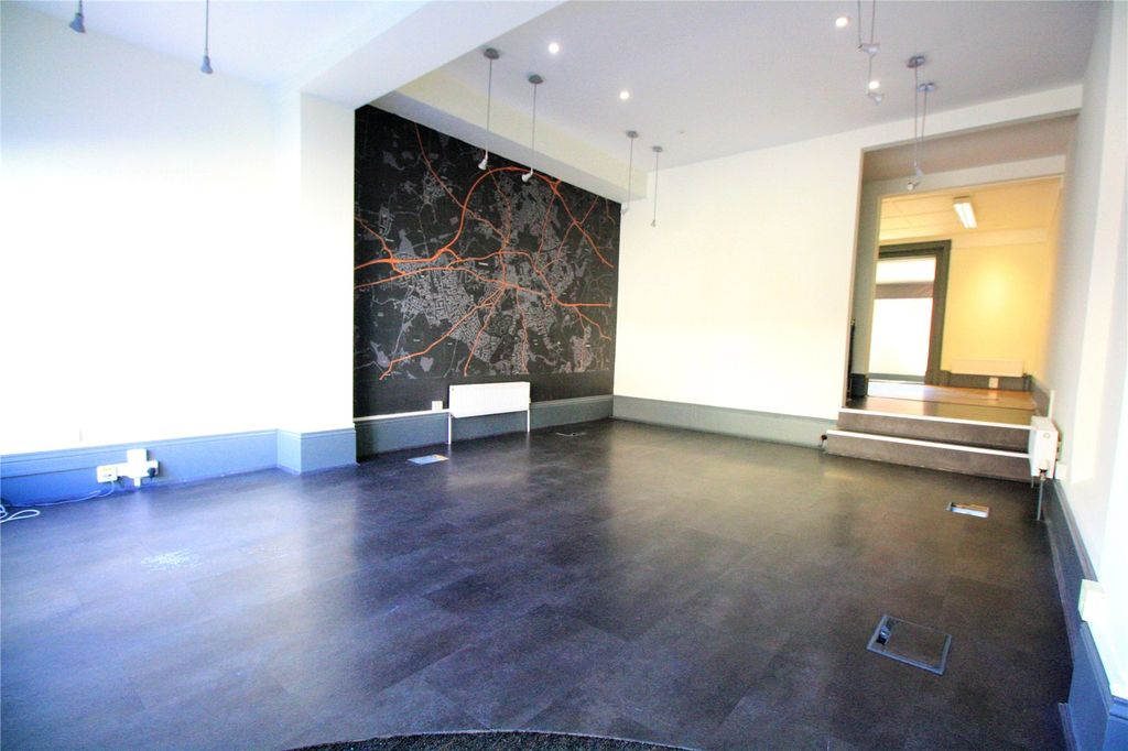 Property photo 2 of 10 Office