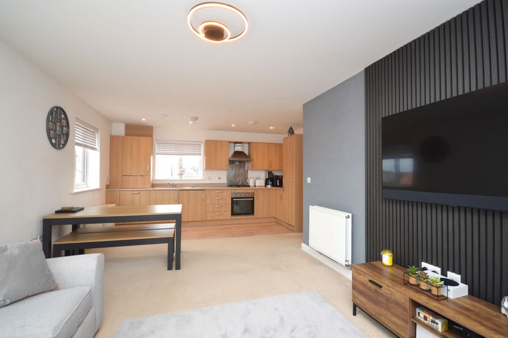 Property photo 3 of 13