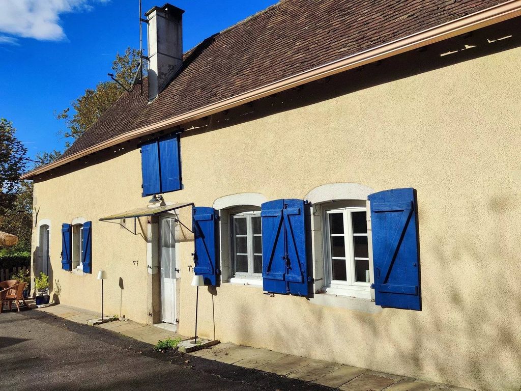 Property photo 2 of 21