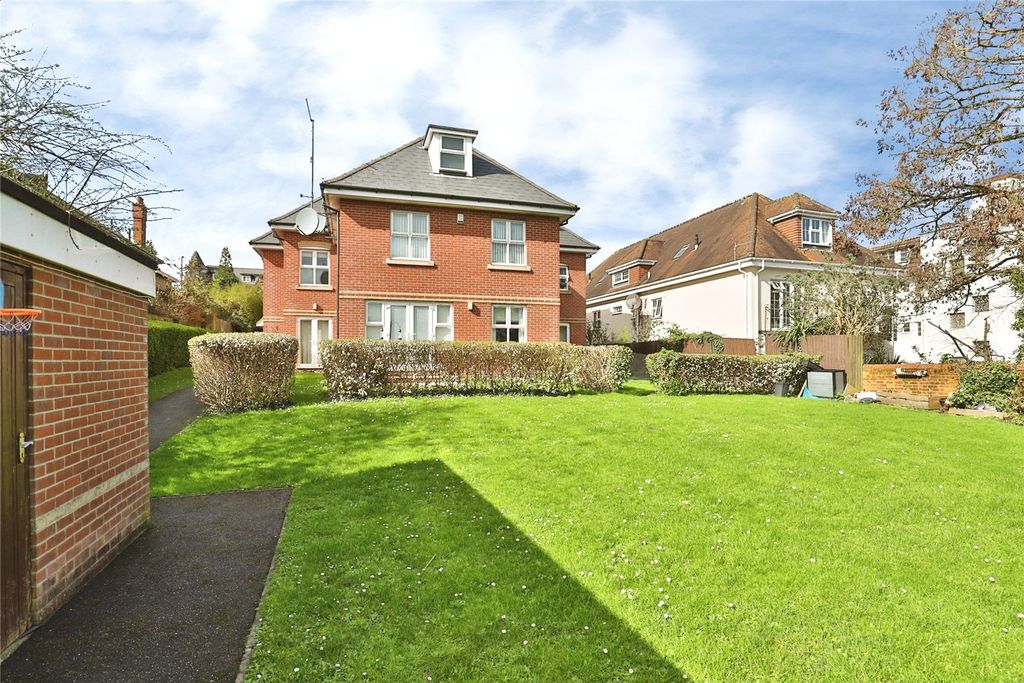 Property photo 2 of 20 Picture No. 05