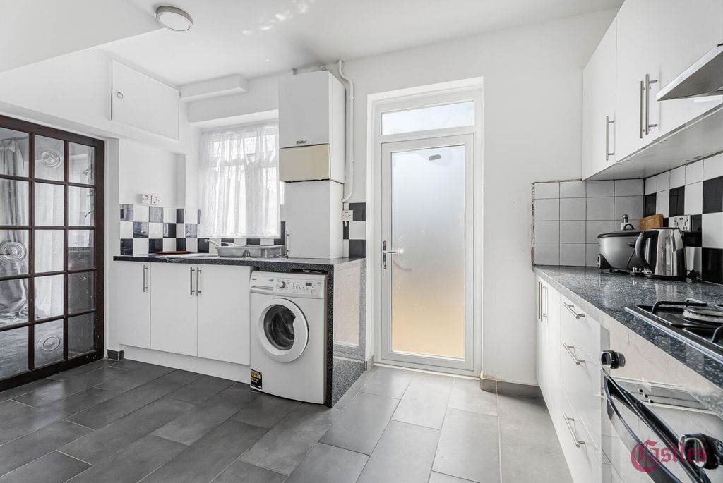 Property photo 2 of 36 Utility Room