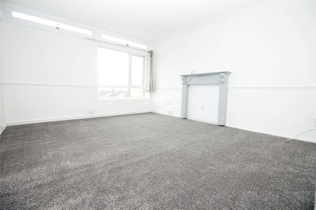 Property photo 2 of 8 Picture No. 01