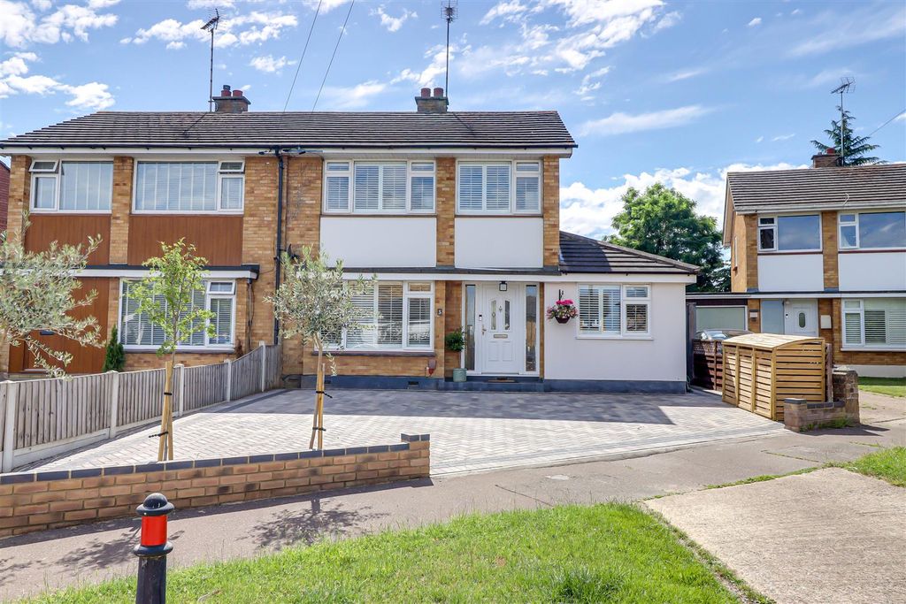 Property photo 1 of 32