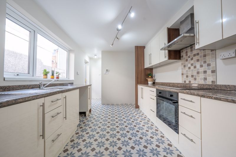 Property photo 2 of 16 Photo 6