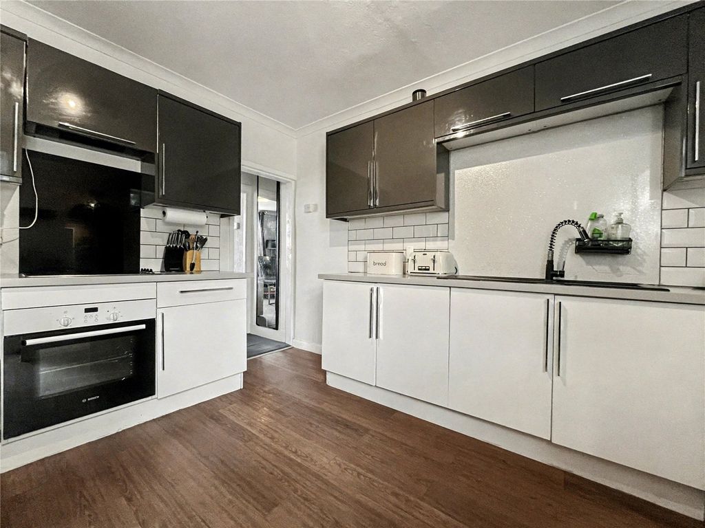 Property photo 1 of 10 Picture No. 05