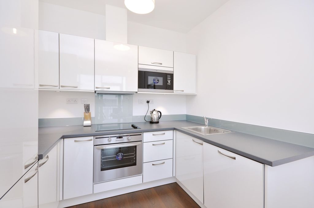 Property photo 2 of 4 .